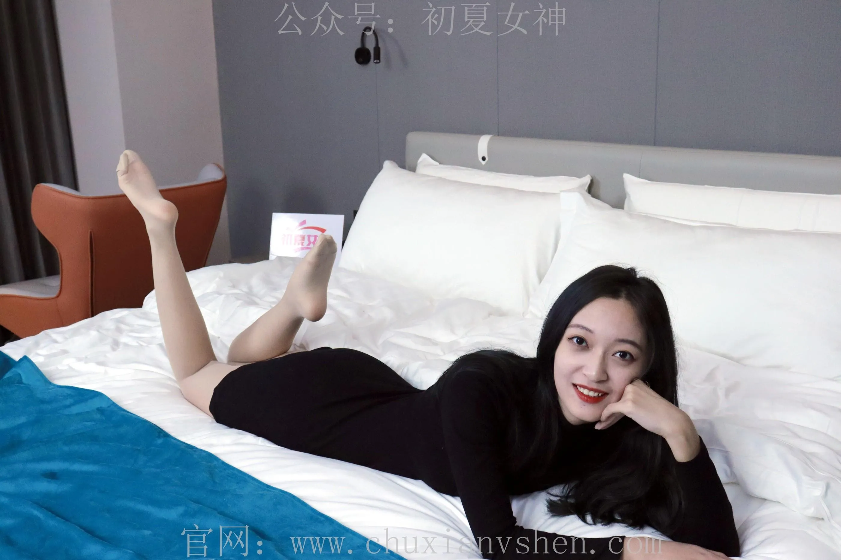 初夏女神 NO.003 依依 黑色瘦身衣搭配37码高跟鞋 [111P]插图